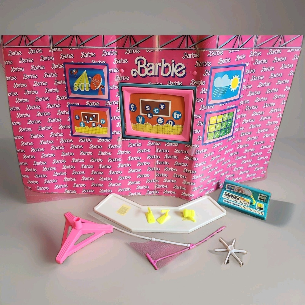 Vintage Barbie Film TV 6 O'clock Anchor News Playset Incomplete/For Parts 1986